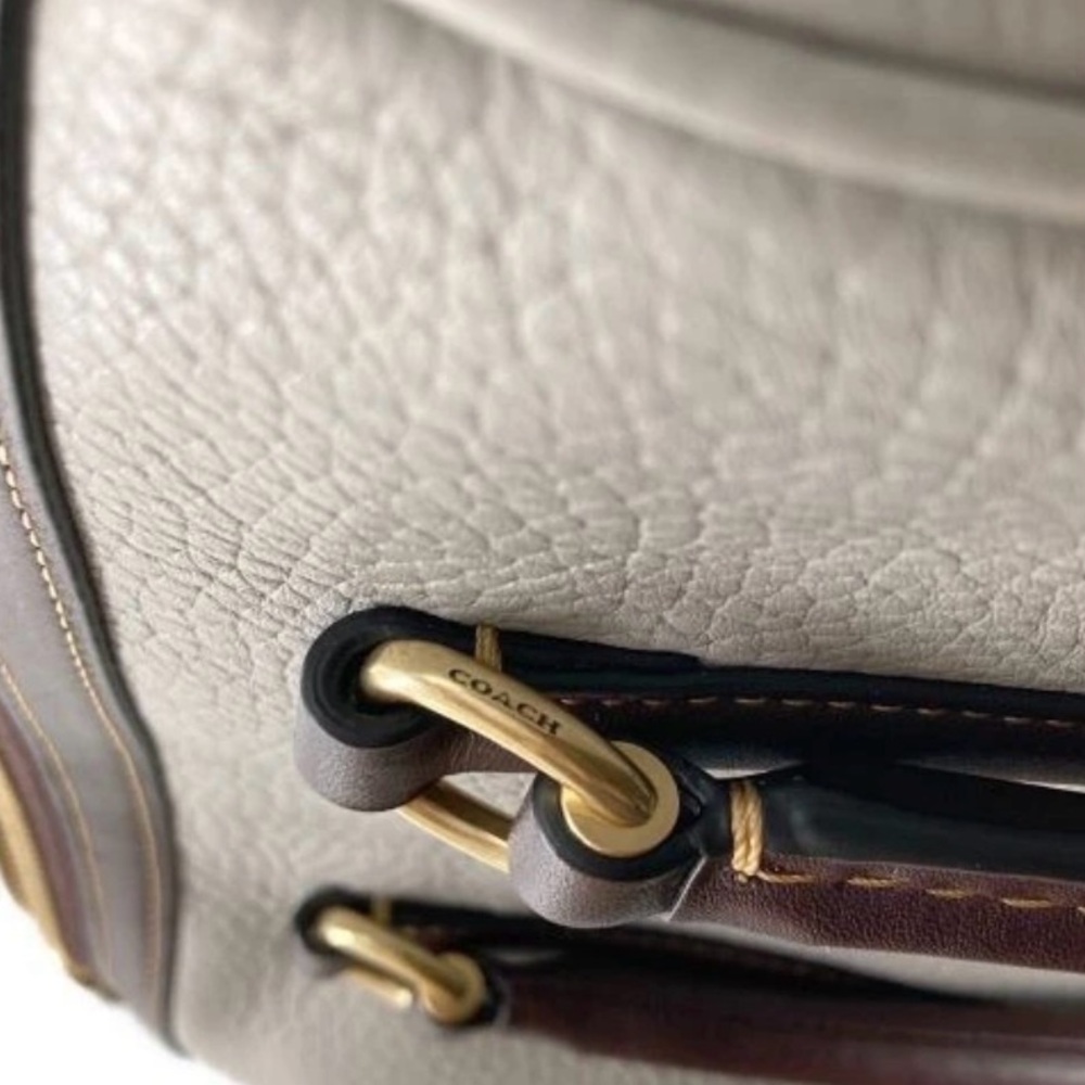 Ruby 25 - Picture 9 of 12